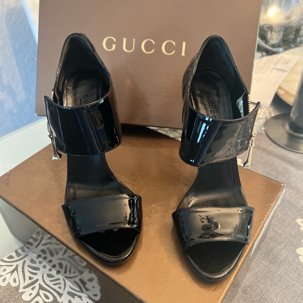 Gucci peep toe pumps